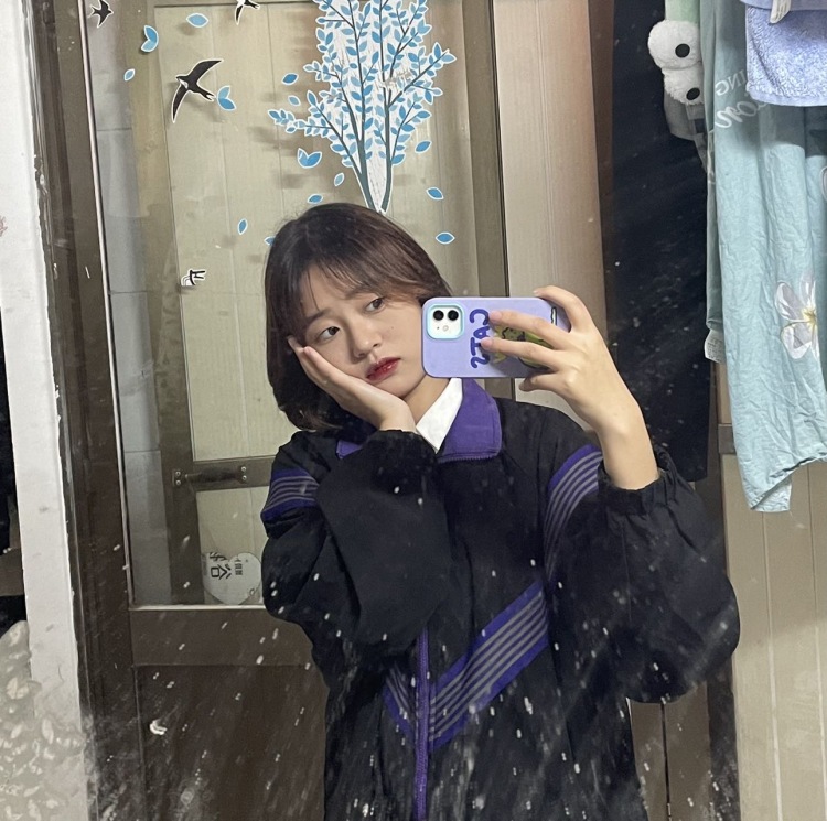 Haoᴗo🌼-河南省·驻马店市·上蔡县-抖音 ***-身高165cm体重49kg
大学在读 很喜欢拍照 搭配 自认为搭配的挺好看的 哈哈 会p图 会化妆
图片里面有黑色头发的我也有黄色头发的我
有夏装有冬装 嘿嘿