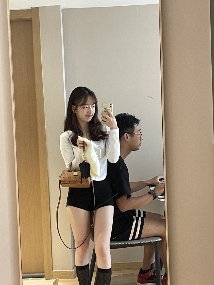 带壳儿的兔子-浙江省·宁波市·北仑区--女,坐标宁波。
有约拍,模特经验
主要平台,***,抖音
价格,可商榷。
接,衣服,生活。