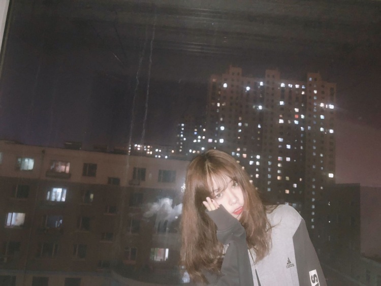 X_T-吉林省·长春市·南关区-***、抖音-接买家秀，寄拍，服装，饰品，有专业照相设备，拍照技术稳定不糊，会p图。因为是小白所以价格很低，期待商家敲我.