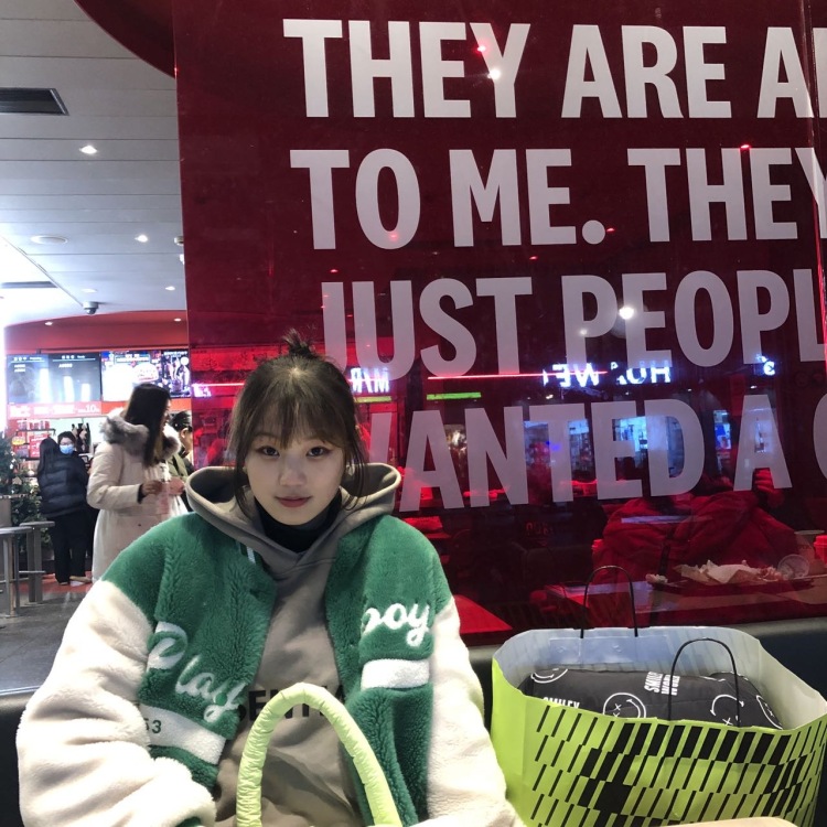 小李别再吃了-江苏省·苏州市·太仓市--很喜欢拍照 一个学生党 寒假想赚点零花钱哈哈哈
身高178 体重118