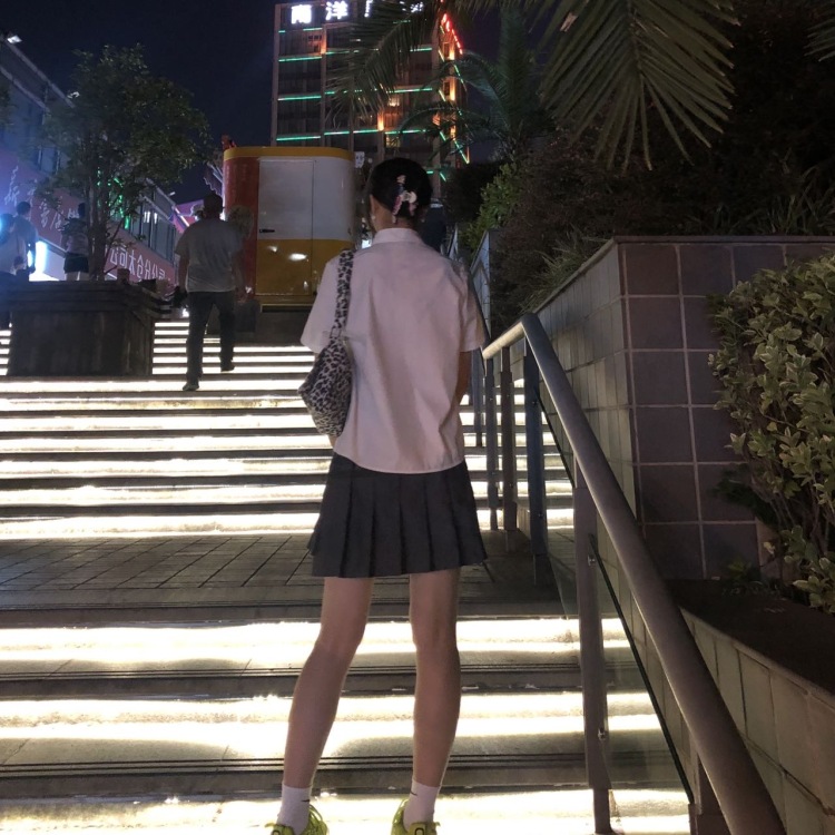 小李别再吃了-江苏省·苏州市·太仓市--很喜欢拍照 一个学生党 寒假想赚点零花钱哈哈哈
身高178 体重118