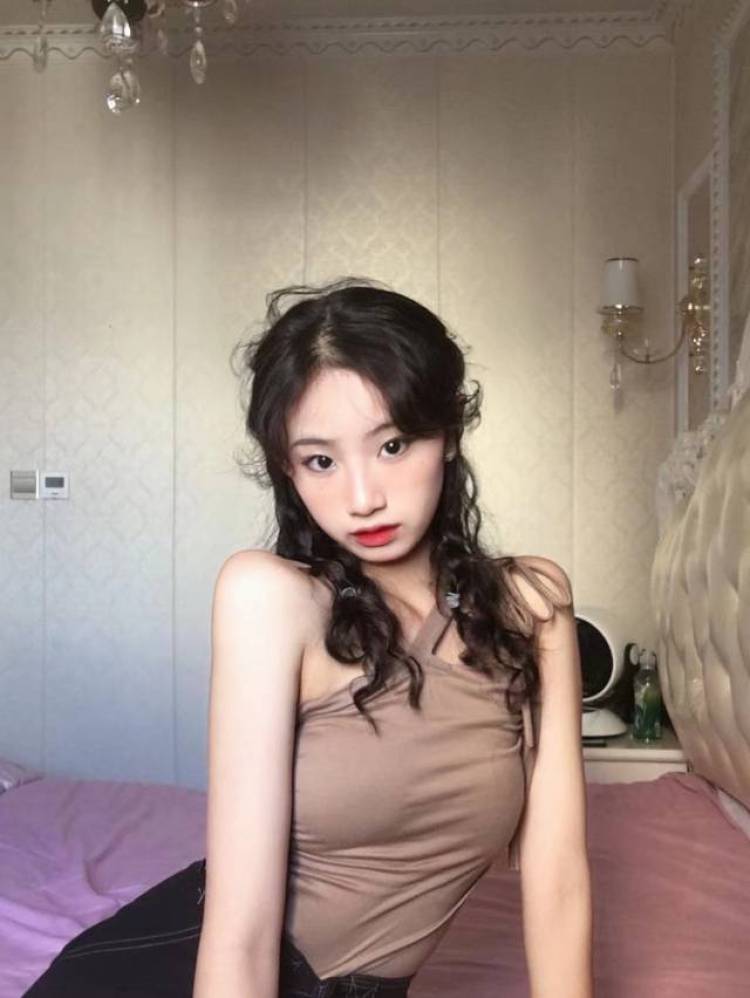 罗艺-贵州省·贵阳市·南明区-快手-身高170 体重96 会拍好看的照片 会p 接过一点寄拍 有耐心 放假赚点外快
