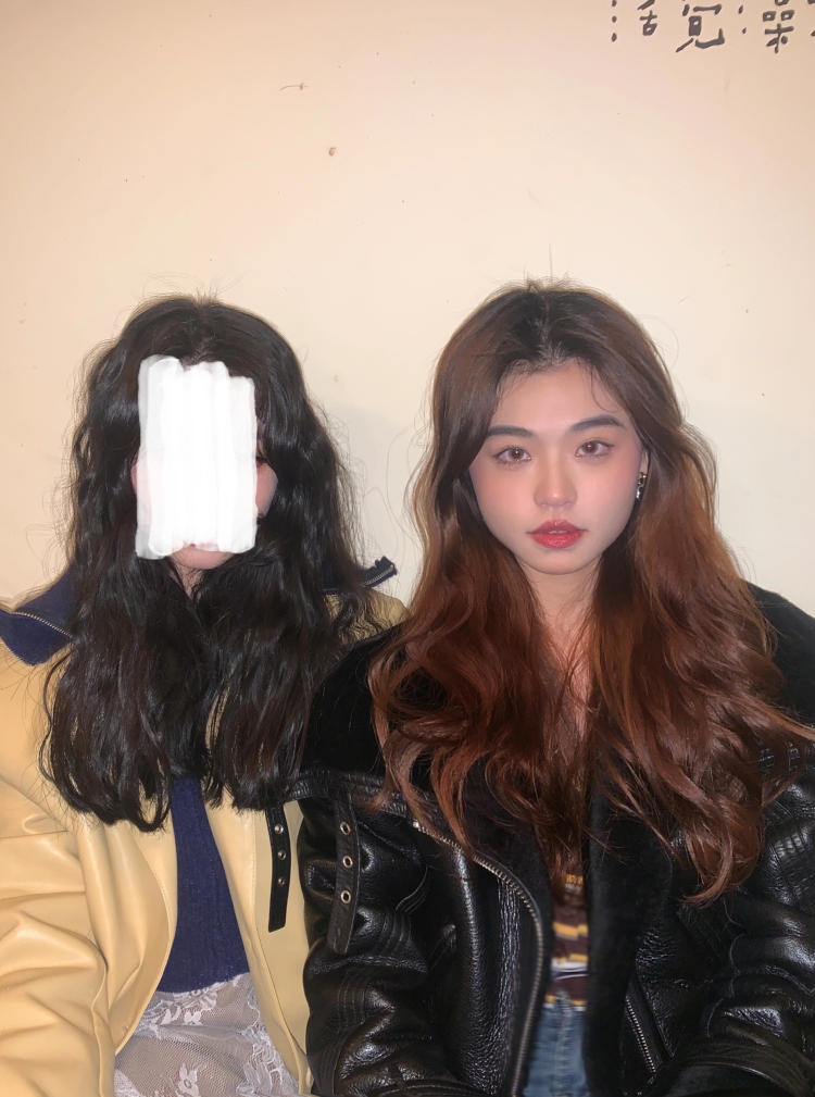 炸炸蟹-四川省·南充市·阆中市--新传专业在读，有视频拍摄剪辑基础知识，自己有相机，可保证基础出图质量。身高164体重43kg，无模特经验，但平常热爱探店拍照。费用可以商议，露脸不露脸皆可。衣服，物品买家秀，详情模特图等等都接。