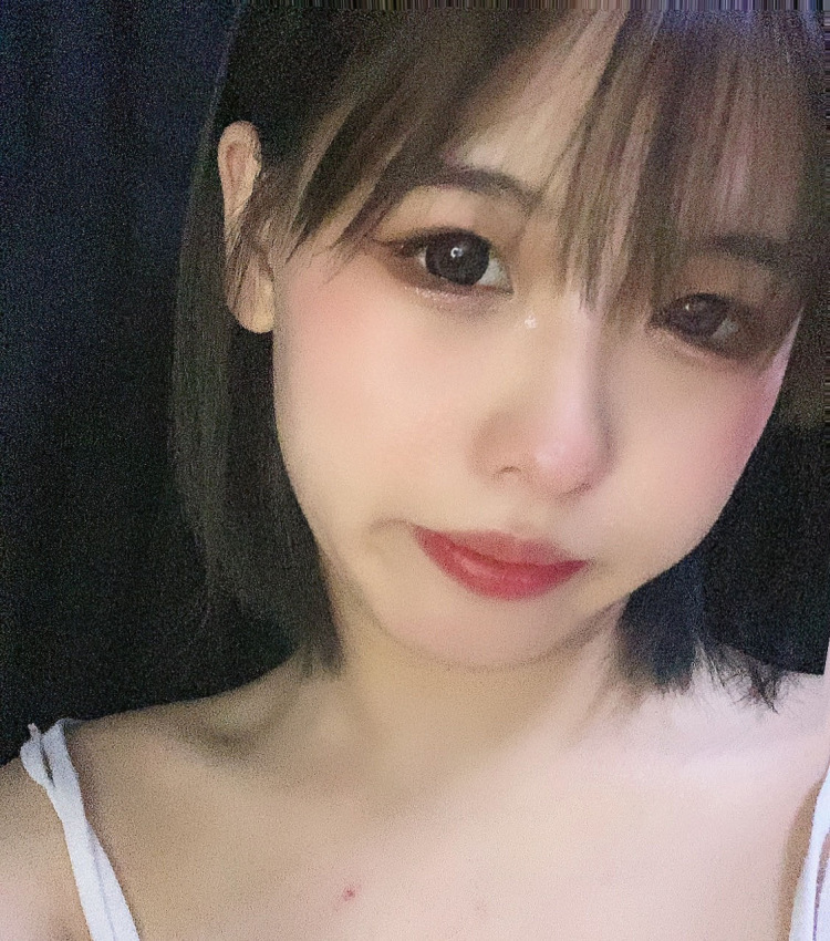 晚晚-山东省·德州市·庆云县--大家好!我是一名学生,喜欢穿衣搭配,拍照,会p图,出图快,淘宝逛逛买家秀寄拍均可,费用根据内容定