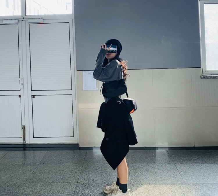 Liiiiiinie-云南省·丽江市·古城区-抖音 微博 ***-喜欢网上冲浪,了解时下热点和时尚资讯,会拍照选景,会p图,有耐心善沟通,可接买家秀、开箱测评种草、短视频创作、探店打卡等