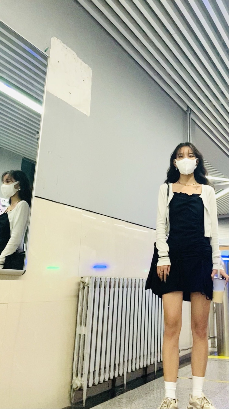 Liiiiiinie-云南省·丽江市·古城区-抖音 微博 ***-喜欢网上冲浪,了解时下热点和时尚资讯,会拍照选景,会p图,有耐心善沟通,可接买家秀、开箱测评种草、短视频创作、探店打卡等