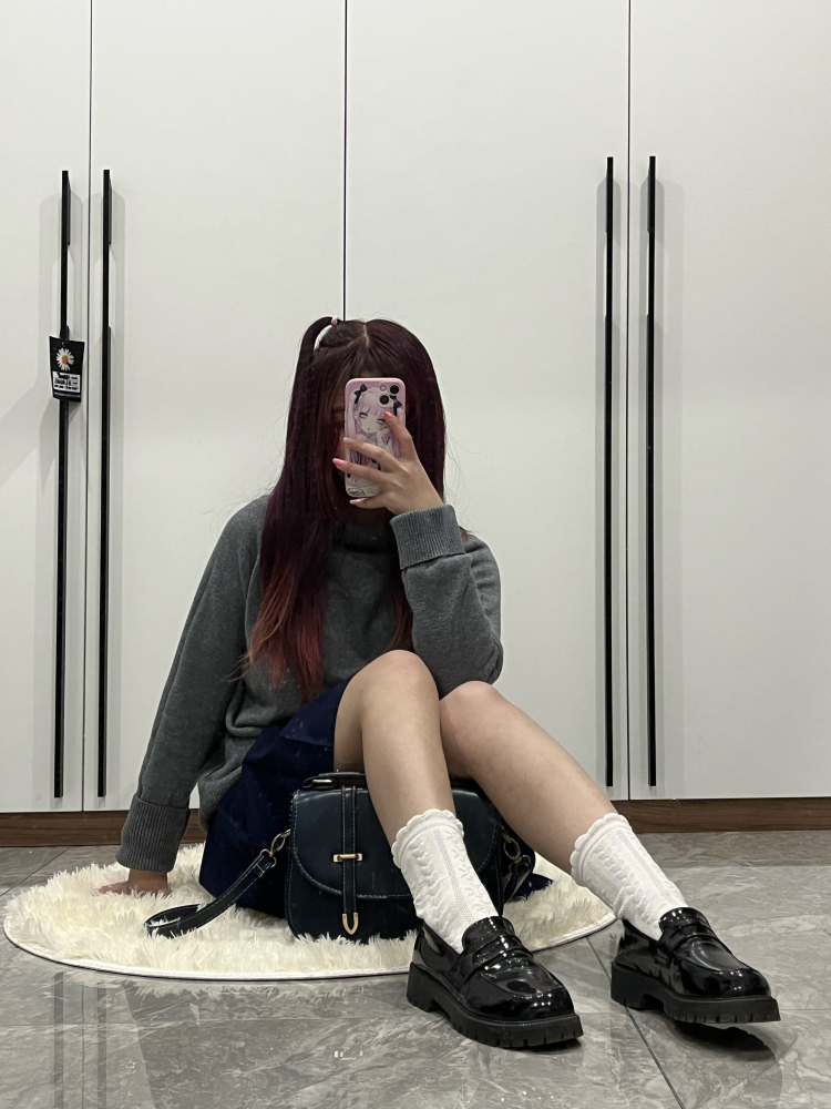 吃肉肉-云南省·文山壮族苗族自治州·文山市--素人拍照
平时喜欢JK洛丽塔。
当然常服也会穿。
各种首饰也可以拍。
袜子也可
头饰也可
鞋子也可