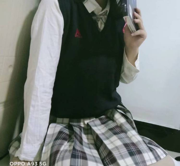 🥽-陕西省·咸阳市·秦都区--接寄拍,身高162,体重120,微胖,爱拍照,审美在线穿衣风格无限制,好沟通,诚邀