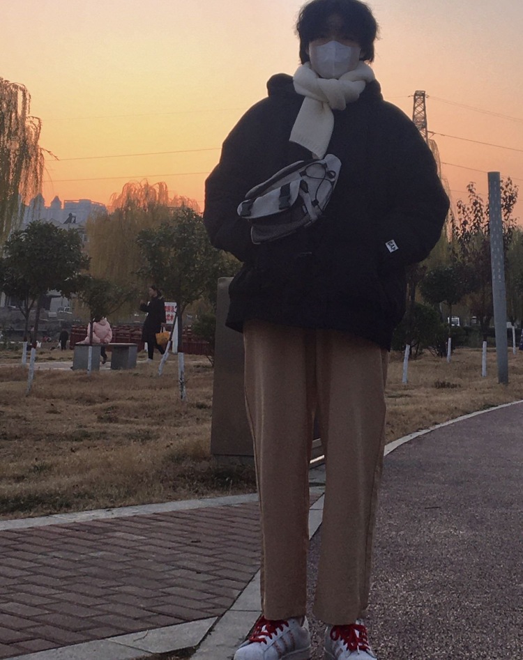 JENNIE-河南省·新乡市·红旗区--喜欢穿搭 可加我微信了解 高二在读
骗人的勿扰
身高175 体重103 可接外景拍摄