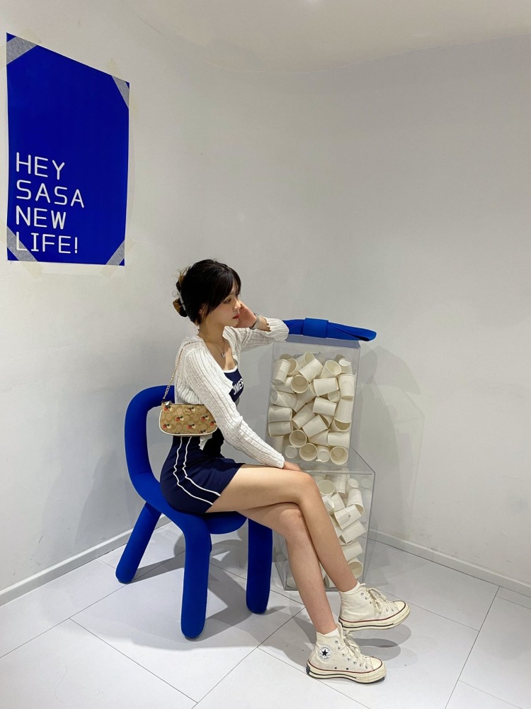Sss-江西省·南昌市·青山湖区-抖音-大家好!我是李暮舒。身高170cm体重51kg 可以接买家秀和开箱测评,拍照技术好会P图,会穿搭,各种风格都可以试试,可以拍视频