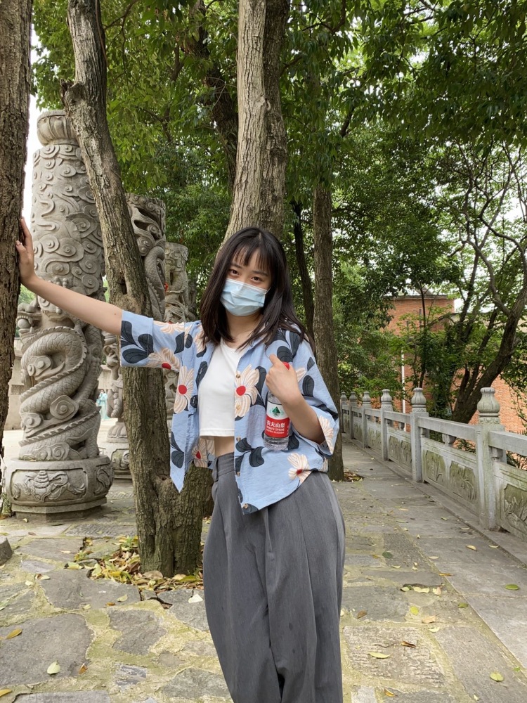 紫★雨-湖北省·武汉市·江夏区-抖音-身高172体重105 在校大学生👩🎓 礼仪队成员 参加各种活动 性格活泼 兴趣广泛 爱好拍照p图 热爱交朋友