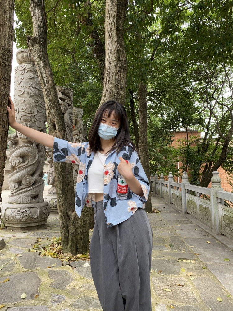 紫★雨-湖北省·武汉市·江夏区-抖音-身高172体重105 在校大学生👩‍🎓 礼仪队成员 参加各种活动  性格活泼 兴趣广泛 爱好拍照p图 热爱交朋友