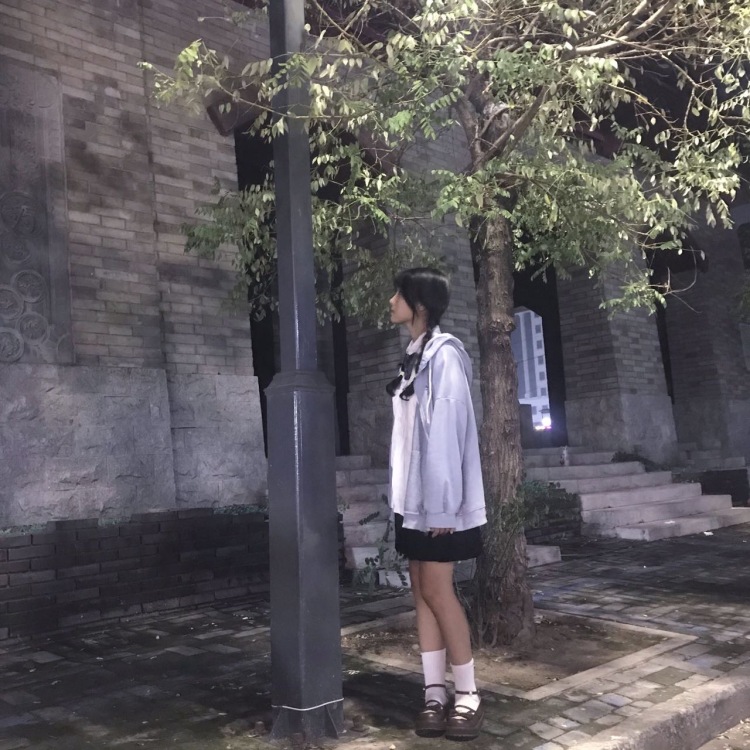 ×-河南省·许昌市·建安区--身高165体重95
我喜欢唱歌跳舞,喜欢发一些作品到社交平台,时间比较充足,随时都可以拍