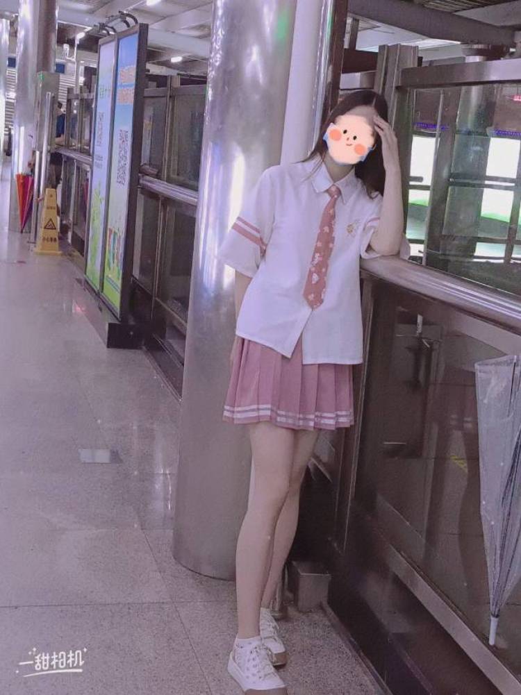昭！！-湖北省·武汉市·蔡甸区-抖音，***，快手，B站-19岁，专业摄影，热爱拍照摄影，喜欢探店打卡，希望做买家秀，将自己拍的那些好看的照片分享给别人