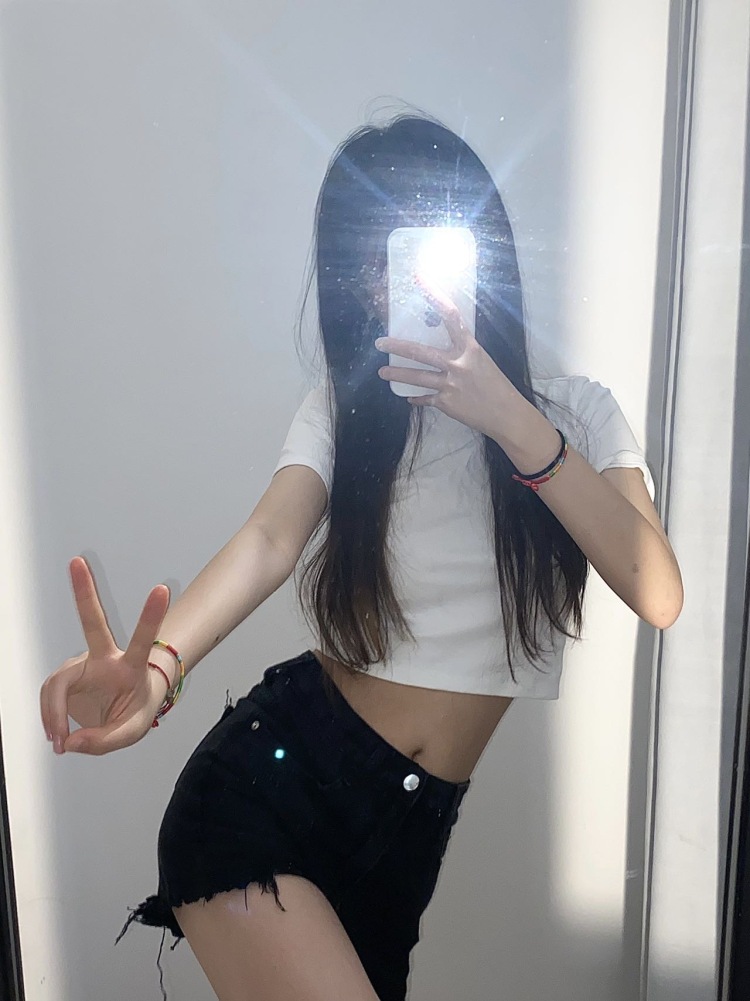 .-山东省·威海市·环翠区-抖音快手***微博-会拍照会p图
拍摄设备很多身高165 
体重87斤
身材可以
接寄拍
诚信
不满意可以重拍
