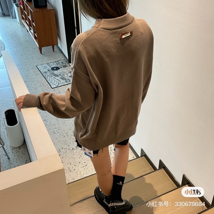 LING_-浙江省·杭州市·萧山区-抖音 ***-接寄拍 身高170 体重56kg 会p图 可店铺测评 服装寄拍 首饰等均可 欢迎商家私寄拍