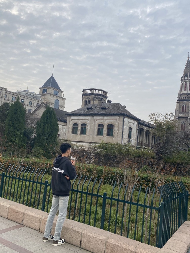 EDC.-辽宁省·辽阳市·文圣区-抖音 *** 得物 快手-我是一名学生 正在做副业 创业
身高体重为185cm 84kg
喜欢拍照 球鞋 穿搭 篮球足球 健身等
可以接寄拍 接推广 接品牌合作 买家秀等
在各大社交媒体可以发布作品
谢谢