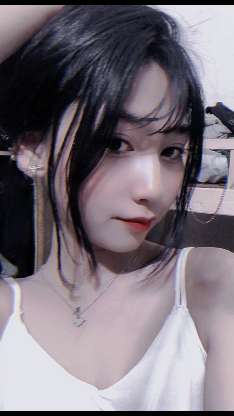 lxj.-广东省·汕尾市·海丰县-***-拍照技术还可以，接寄拍，约拍，卖家秀等欢迎联系，爱好：画画唱歌跳舞
希望可以与学业并肩而行，努力奋斗创造自我价值，实现梦想
H：165cm  W：47kg