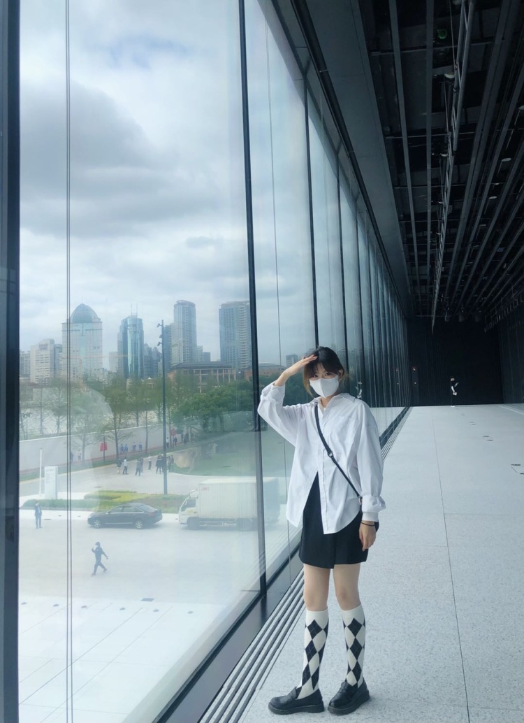 婧-浙江省·杭州市·上城区-抖音，微博，***-新素人一枚～身高170，体重50kg，喜欢穿搭，拍照，探店打卡。可接买家秀，开箱种草，化妆品！新人求带～看看我