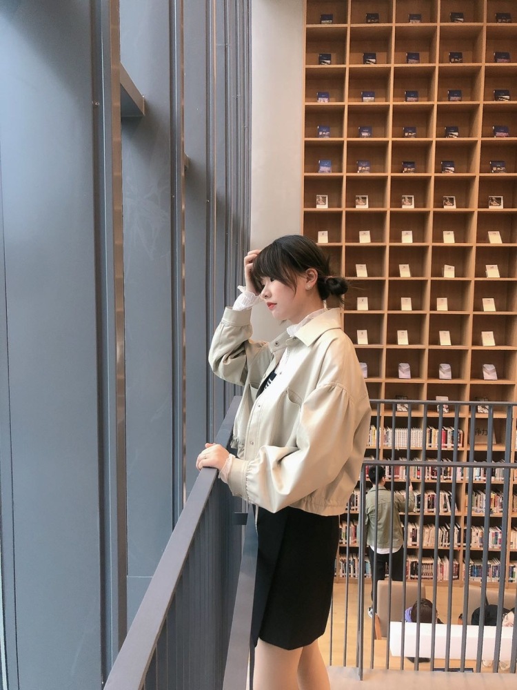 婧-浙江省·杭州市·上城区-抖音，微博，***-新素人一枚～身高170，体重50kg，喜欢穿搭，拍照，探店打卡。可接买家秀，开箱种草，化妆品！新人求带～看看我