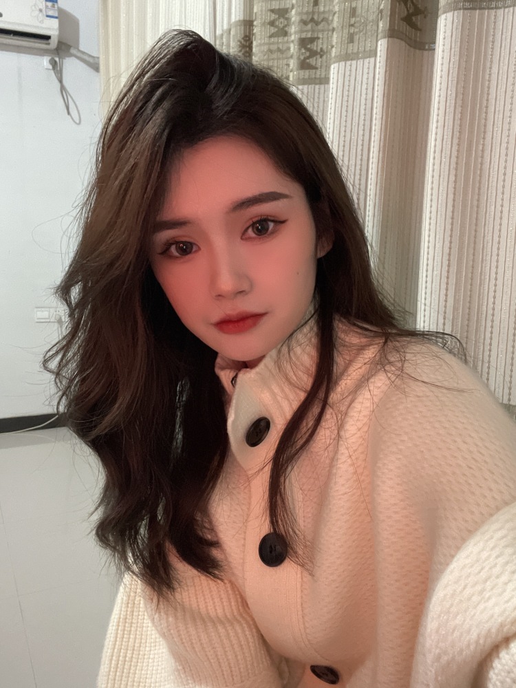 果奶🦄ིྀ-浙江省·杭州市·上城区-抖音 快手 ***-寄拍,买家秀。会拍会修会剪辑,肤白脸小大长腿。服装 美妆 饰品 包包都可,详情可咨询