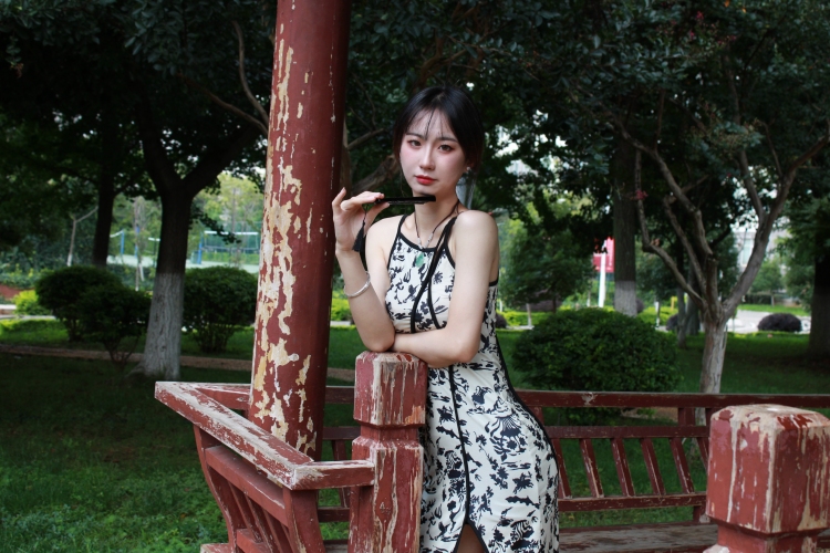 Lilyang_-云南省·昆明市·呈贡区--可接服装/首饰寄拍  各种类型  用相机拍摄  自己后期  出片快  
168cm  48kg
可接视频剪辑  短视频创作
本人模特兼摄影师   某云跟某狗做过音频主播视频主播  会跳舞