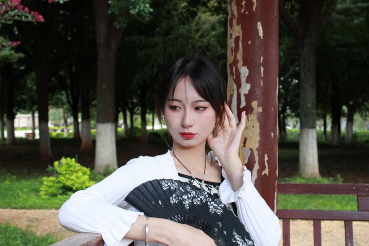 Lilyang_-云南省·昆明市·呈贡区--可接服装/首饰寄拍  各种类型  用相机拍摄  自己后期  出片快  
168cm  48kg
可接视频剪辑  短视频创作
本人模特兼摄影师   某云跟某狗做过音频主播视频主播  会跳舞