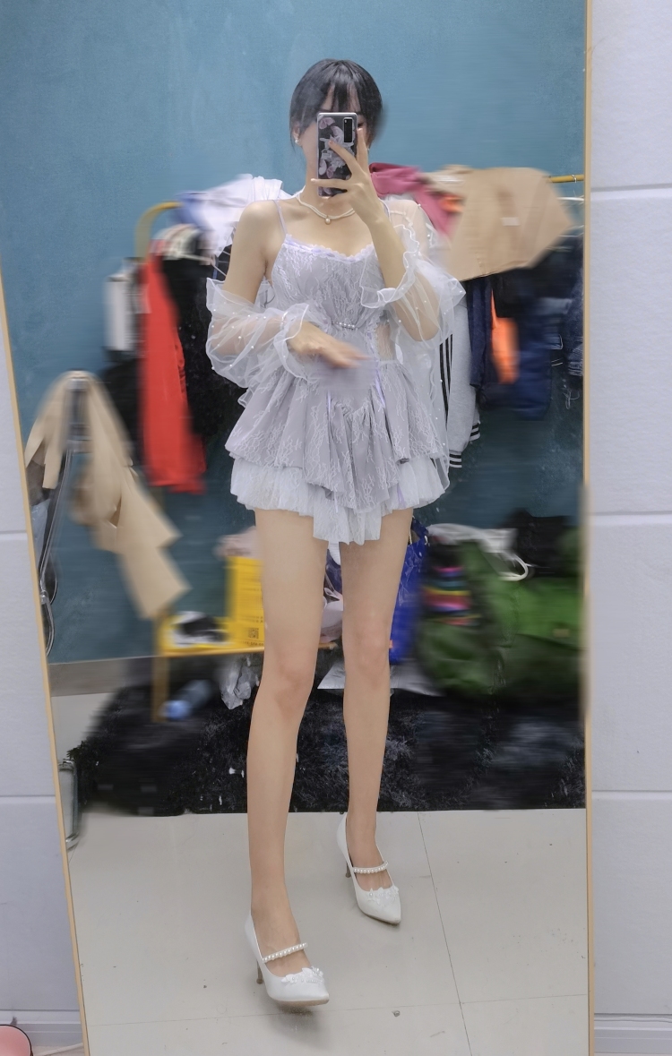 Lilyang_-云南省·昆明市·呈贡区--可接服装/首饰寄拍  各种类型  用相机拍摄  自己后期  出片快  
168cm  48kg
可接视频剪辑  短视频创作
本人模特兼摄影师   某云跟某狗做过音频主播视频主播  会跳舞