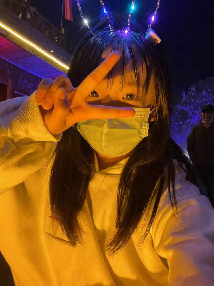 郑也一般-吉林省·松原市·前郭尔罗斯蒙古族自治县-抖音,***,快手-买家秀 寄拍衣服 包包 饰品 口红 化妆品 都🉑️学生党价格可以商量