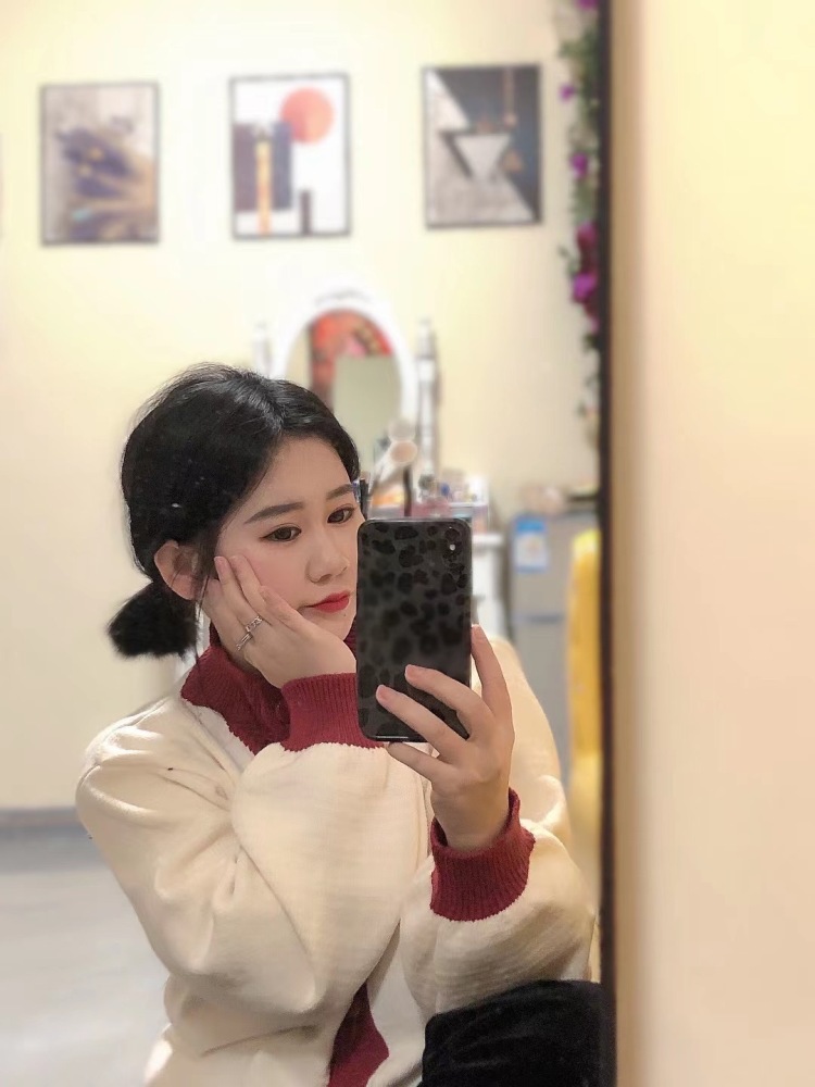 Delih-吉林省·长春市·二道区-快手,***-大四应届毕业生,喜欢拍照、服装、穿搭、时尚、饰品,可用于快手拍视频