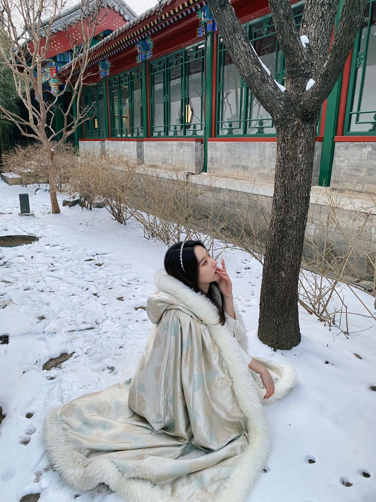 Flora珺-北京市·北京市·朝阳区-抖音17000-爱拍照爱分享 熟练氛围感 高级感拍照 拍照成片质量高 p图技术娴熟 成片清晰 接买家秀寄拍 主要服装类 风格不限 均可驾驭