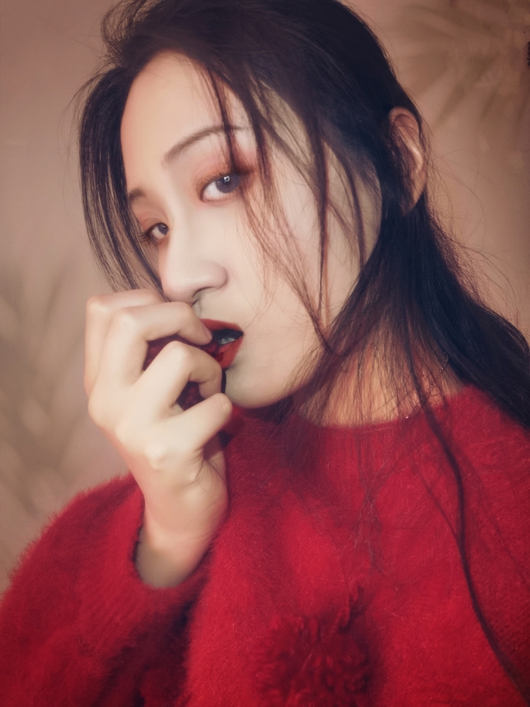 一世长安-山东省·青岛市·市北区--身高175体重122,拍摄工具华为mate30,擅长服饰搭配,拍照风格多变,后期修图,可写文案做买家秀等。