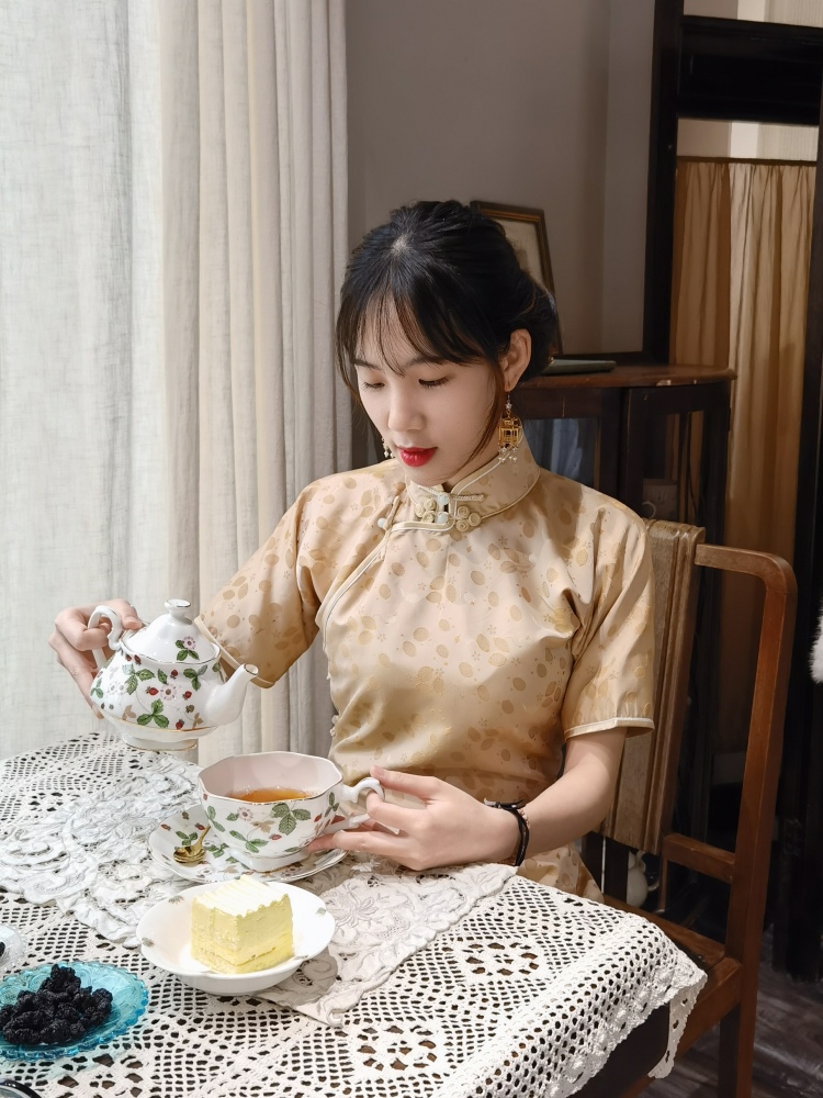 洛必哒哒哒--浙江省·杭州市·余杭区--160/88
接寄拍(衣服饰品)有两个耳洞和一个耳骨洞
风格不限,可接情侣