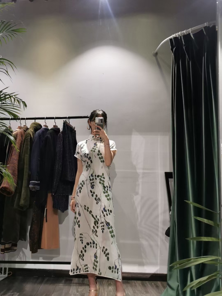 洛必哒哒哒--浙江省·杭州市·余杭区--160/88
接寄拍(衣服饰品)有两个耳洞和一个耳骨洞
风格不限,可接情侣