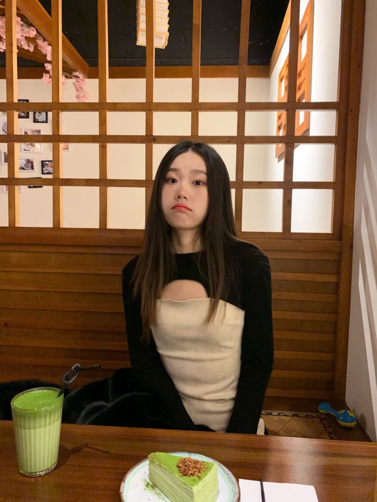 媛妮-安徽省·合肥市·巢湖市--喜欢拍照的普通女孩,想兼职接寄拍,身高168.5cm,体重44kg,非诚勿扰,谢谢
