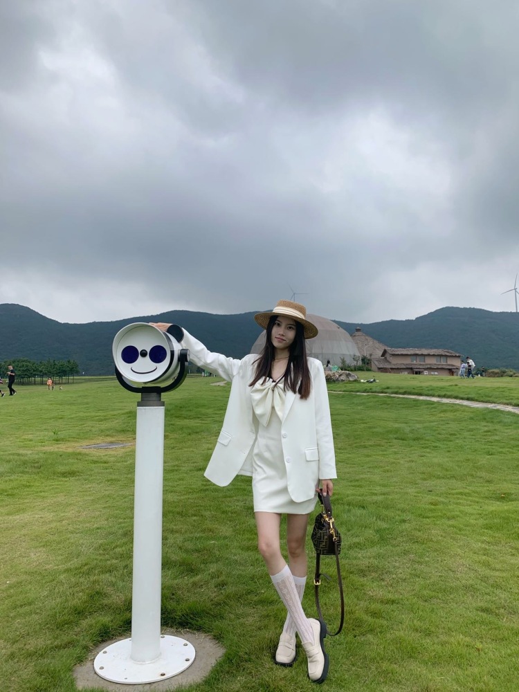 媛妮-安徽省·合肥市·巢湖市--喜欢拍照的普通女孩,想兼职接寄拍,身高168.5cm,体重44kg,非诚勿扰,谢谢