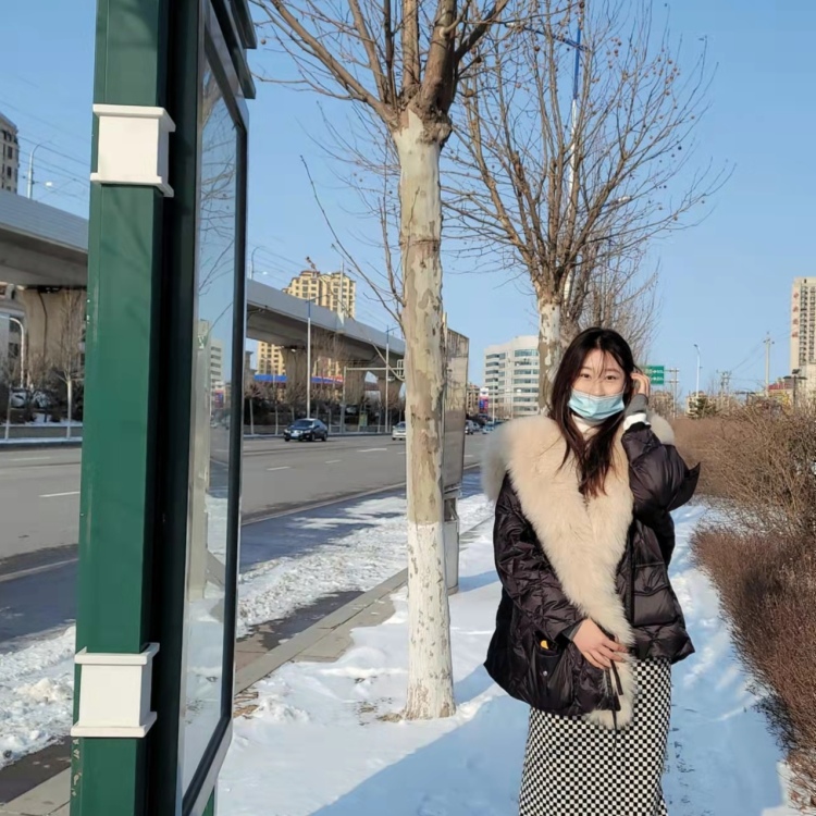 棕榈--辽宁省·大连市·普兰店区--身高:170
体重:110
梨形身材,偏温柔风。
彩妆之类的不接,穿搭的可以接。