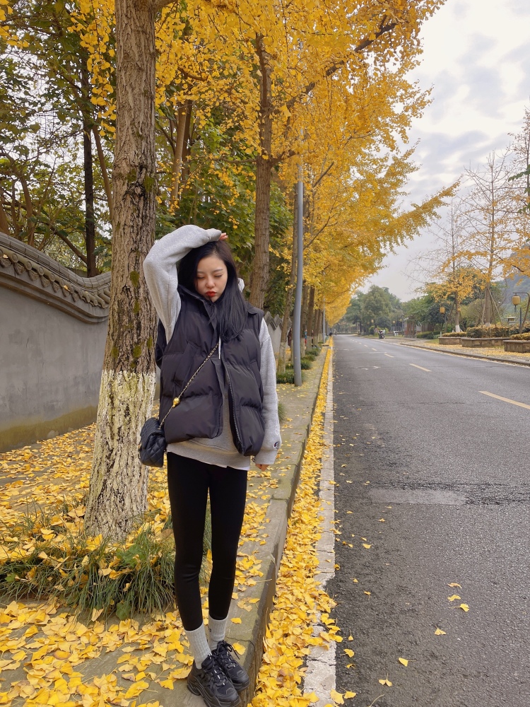 w_闪闪🍀-四川省·乐山市·市中区-抖音,***,微博-接各大平台服装,包包,鞋子,饰品买家秀
美妆,护肤品都可
***种草分享
抖音短视频种草推荐(会自己拍摄和剪辑视频)
