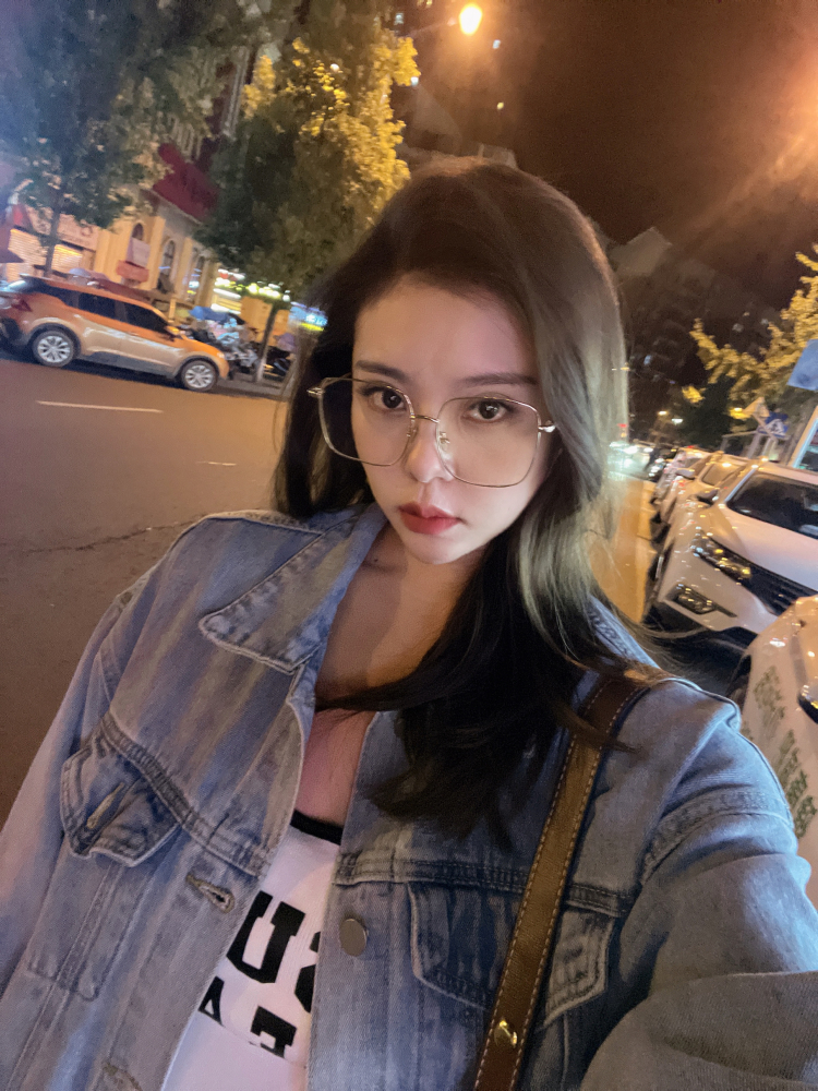 w_闪闪🍀-四川省·乐山市·市中区-抖音,***,微博-接各大平台服装,包包,鞋子,饰品买家秀
美妆,护肤品都可
***种草分享
抖音短视频种草推荐(会自己拍摄和剪辑视频)