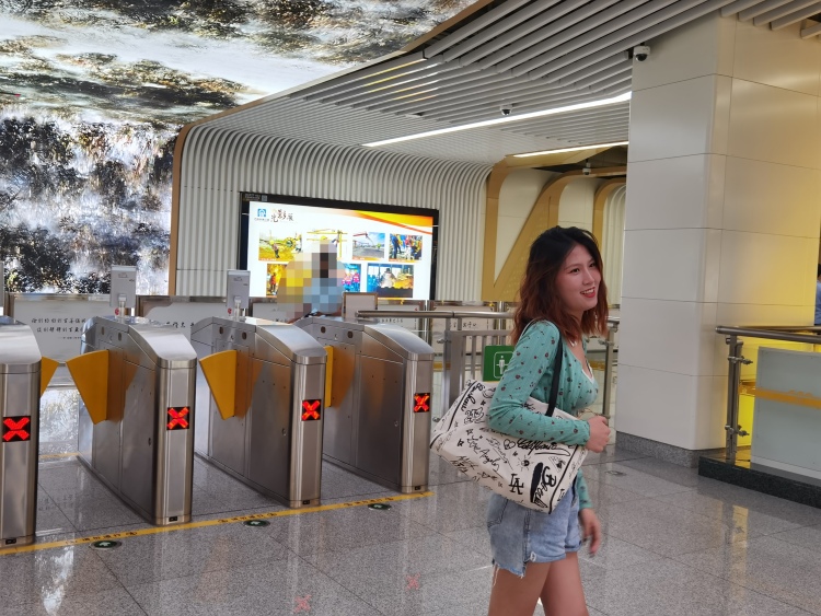 Adela-山东省·枣庄市·市中区--身高168 体重51㎏
旗袍 汉服 婚纱 校园 欧美多种风格都能拍
(不拍内衣)
喜欢擅长拍照