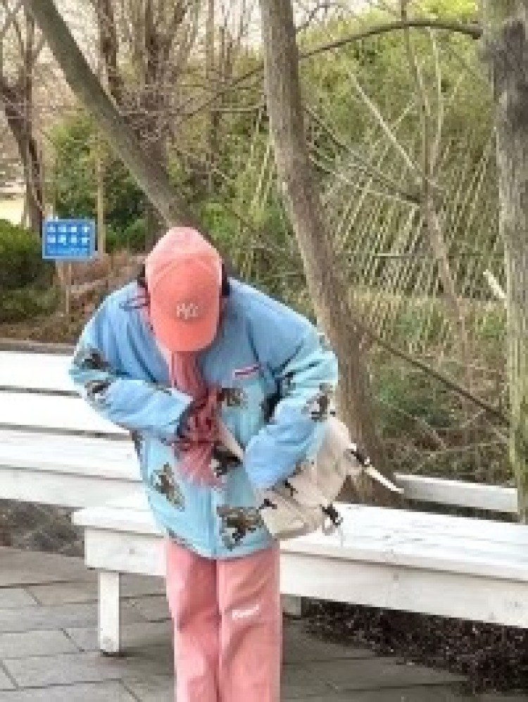 koi-河南省·信阳市·潢川县--我是在校大学生目前在家可接寄拍,p图,剪辑,视频图片都可拍,服装、饰品、鞋包、美妆都可。特长是摄影 喜欢穿搭和拍照可接单 身高167 体重48