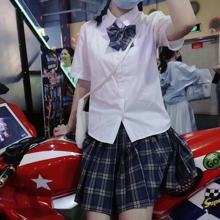 koi-河南省·信阳市·潢川县--我是在校大学生目前在家可接寄拍,p图,剪辑,视频图片都可拍,服装、饰品、鞋包、美妆都可。特长是摄影 喜欢穿搭和拍照可接单 身高167 体重48