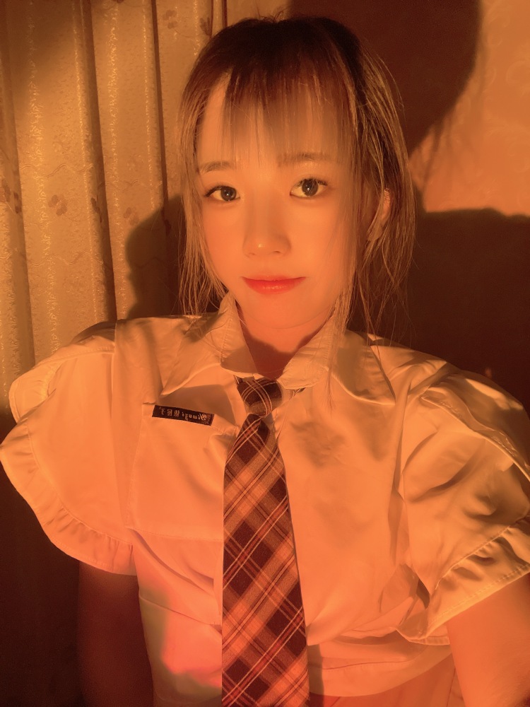 朵朵-北京市·北京市·东城区-抖音快手-大家好！
可接寄拍，会自己化妆，p图，剪辑，视频图片都可拍，服装、饰品、鞋包、美妆都可。评论，文字都ok
年龄：20
身高：165CM
体重：50KG