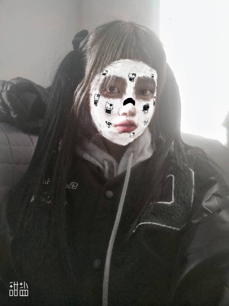 墨芮-河北省·保定市·涞源县--擅长拍照修图，个人很好说话，目前是名高中生，想接一些单子，希望给个机会