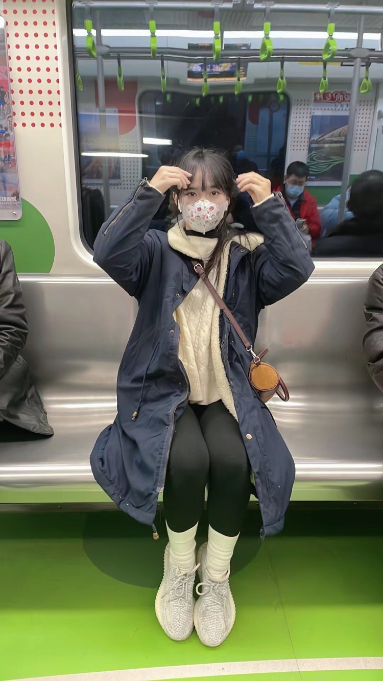 清秋十泗-四川省·成都市·锦江区-抖音-钢琴艺术生 舞蹈生 有教师资格证 做过一年多的模特寄拍 有经验 拍到满意 会穿搭