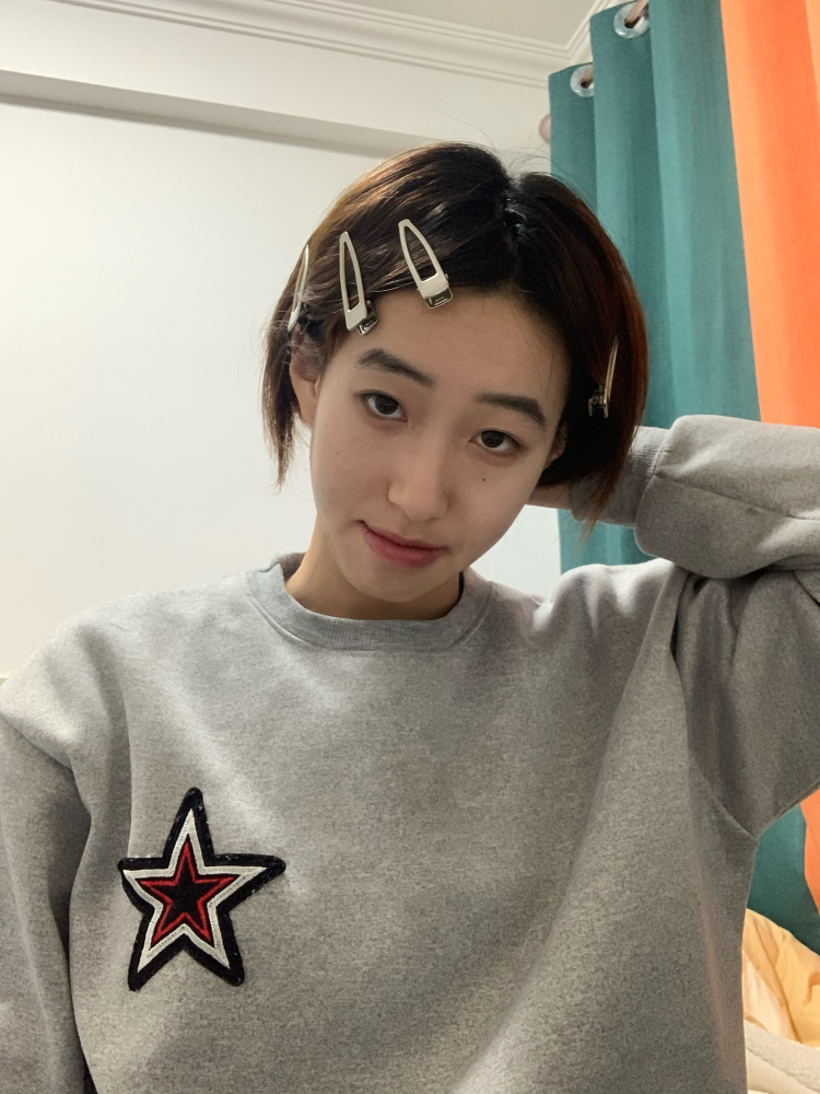 三安克油-山东省·潍坊市·诸城市--接饰品衣服寄拍都可以、会修图,会化妆,出片快,身高170体重115