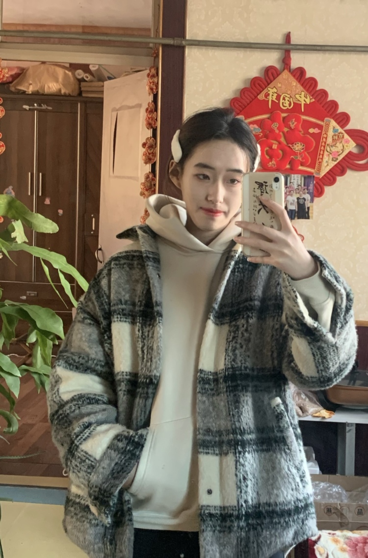 三安克油-山东省·潍坊市·诸城市--接饰品衣服寄拍都可以、会修图,会化妆,出片快,身高170体重115