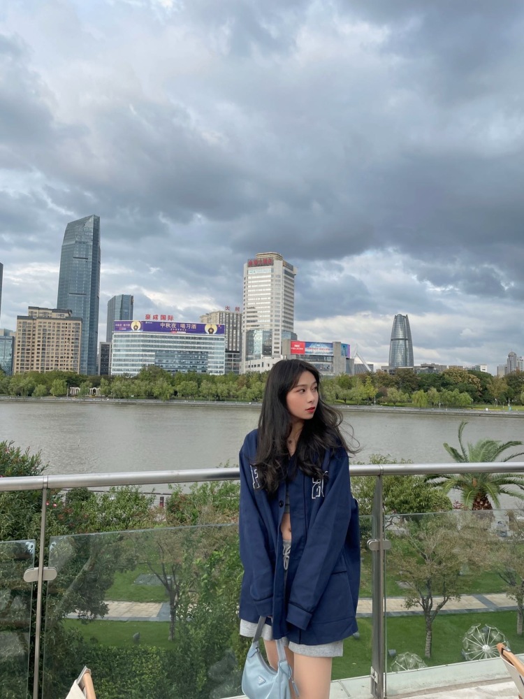 Leisure-浙江省·宁波市·余姚市-抖音-平时喜欢玩***和微博,喜欢穿搭分享,会修图会对镜自拍!可以接买家秀,***图文发布,新手小白求关注