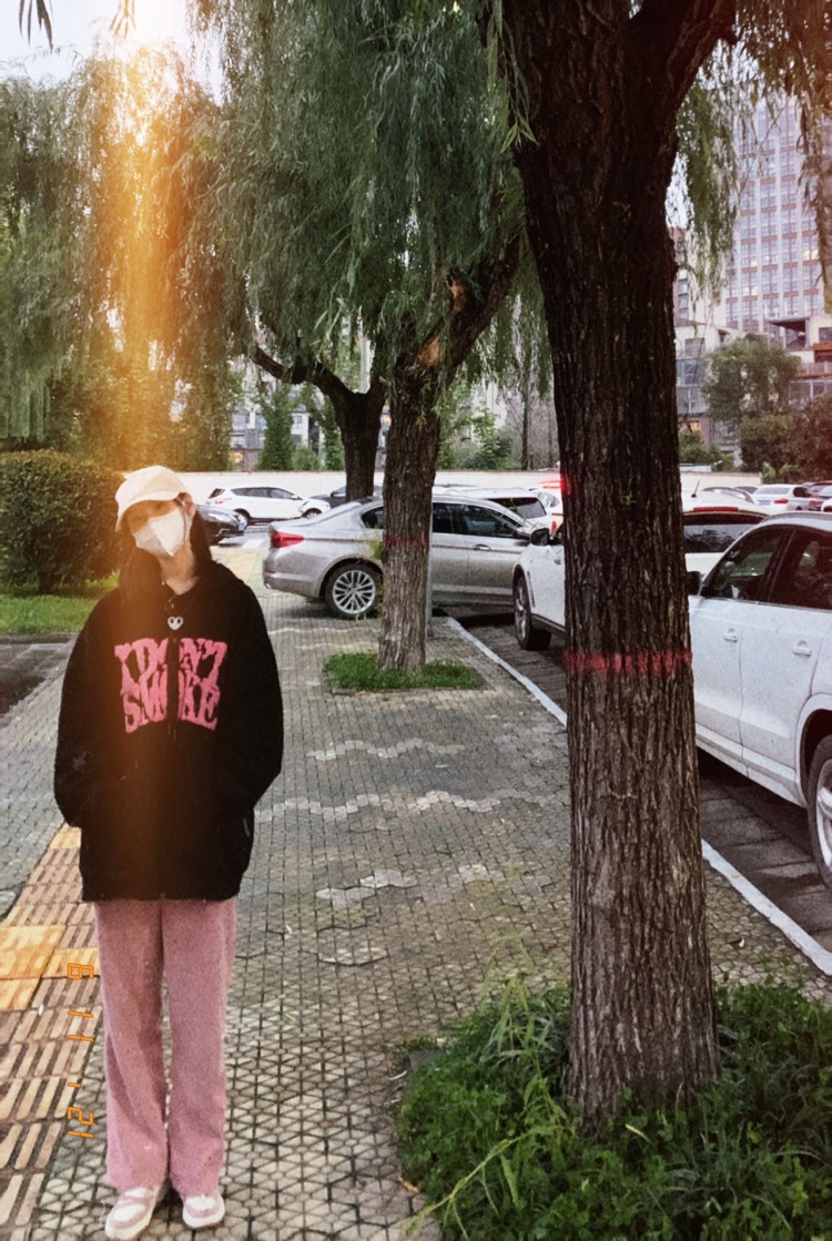 一条小鱼干-四川省·广元市·利州区--喜欢拍照和录视频还有玩抖音,可接服装寄拍、饰品寄拍和买家秀晒单都可