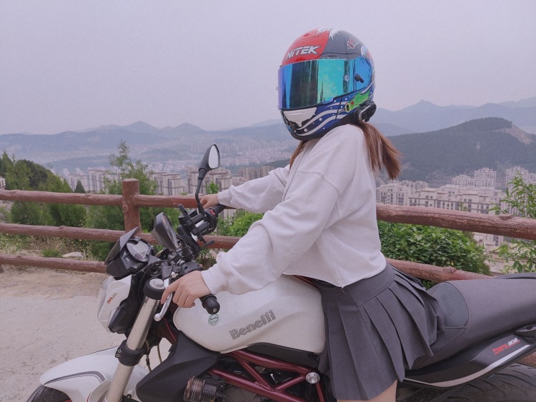 褚楚-山东省·济南市·历下区--身高170
体重60kg
想接买家秀。饰品,衣服,包包都可以。我很会修图,尤其是是修自己,调色也好看,拍到满意为止
